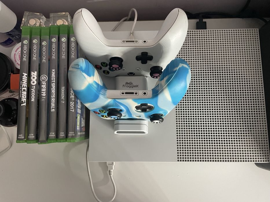 Konsola XBOX One S + kinect