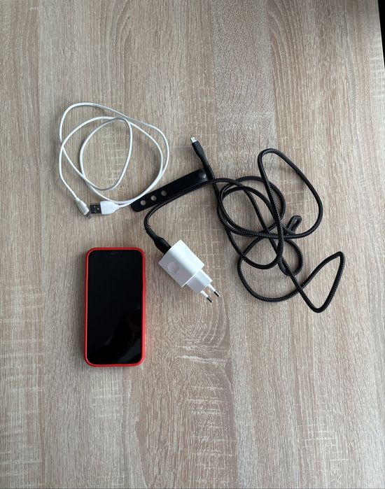 iPhone  12 mini.
