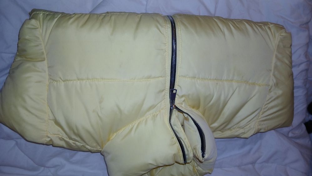 Blusão penas amarelo tamanho