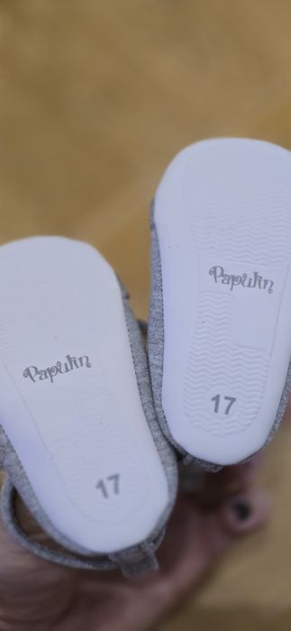 Продам взуття для малюків