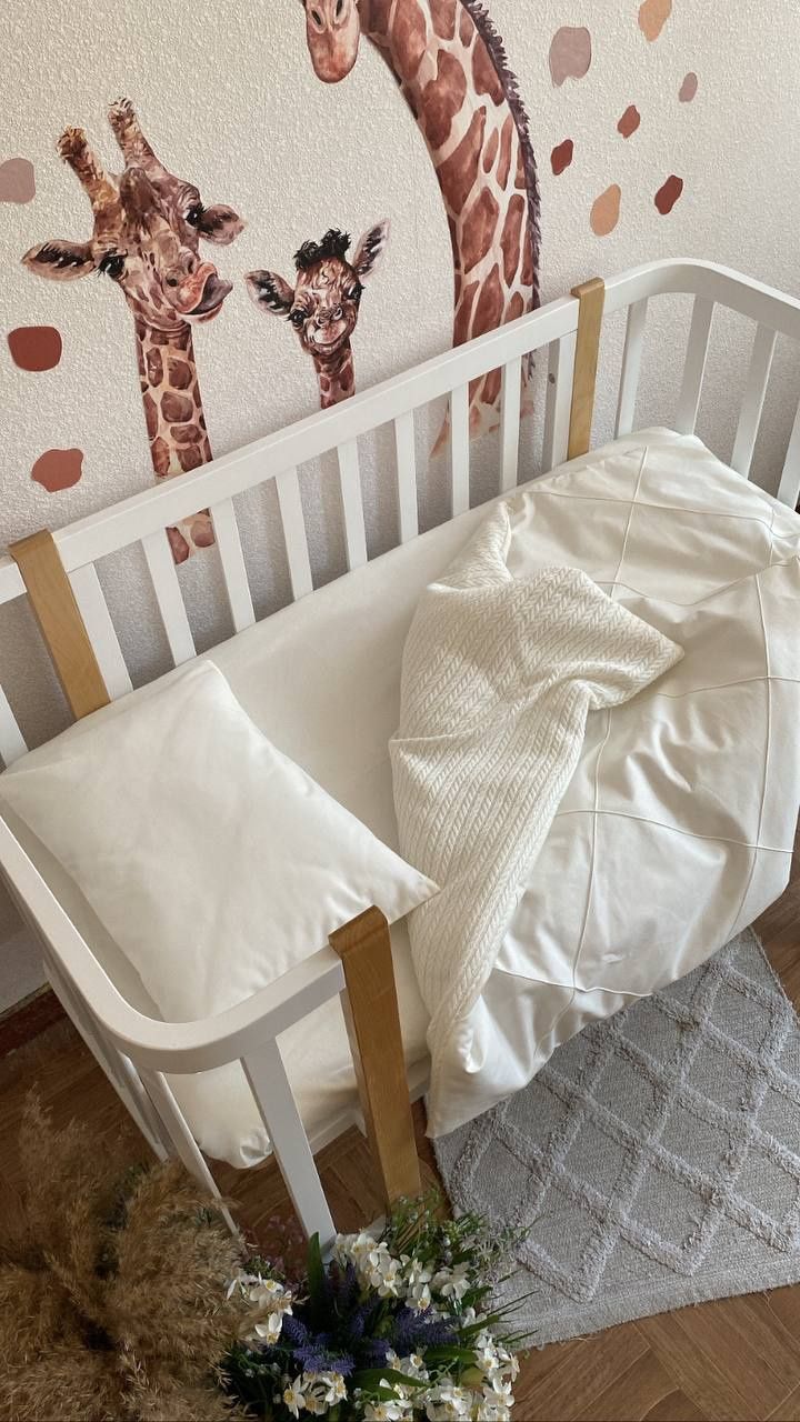 Постільна білизна в дитяче ліжечко