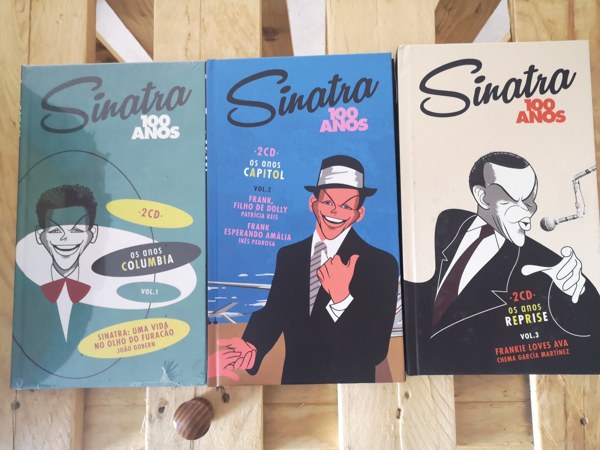 Ventro os três volumes de Frank Sinatra 100 Anos