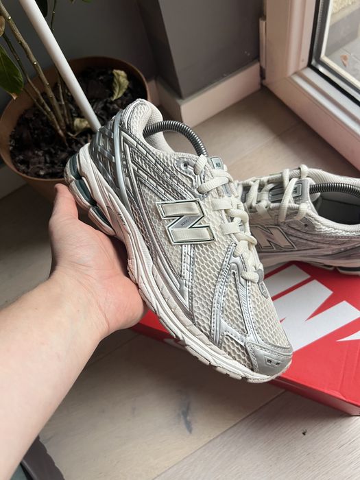 Buty new balance 1906r, 2002, 9060, 530 ladne bialo srebrne 42