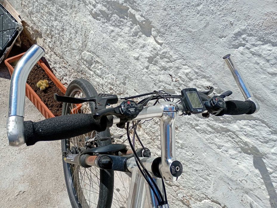 Bicicleta de montanha quadro alumínio só dia 1 e 2 Nov.2025