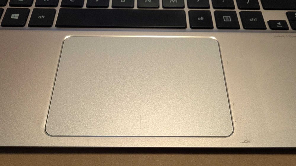 Asus UX305F ultrabook konkurencja dla Macbook Air, 1,35 kg, win 11.