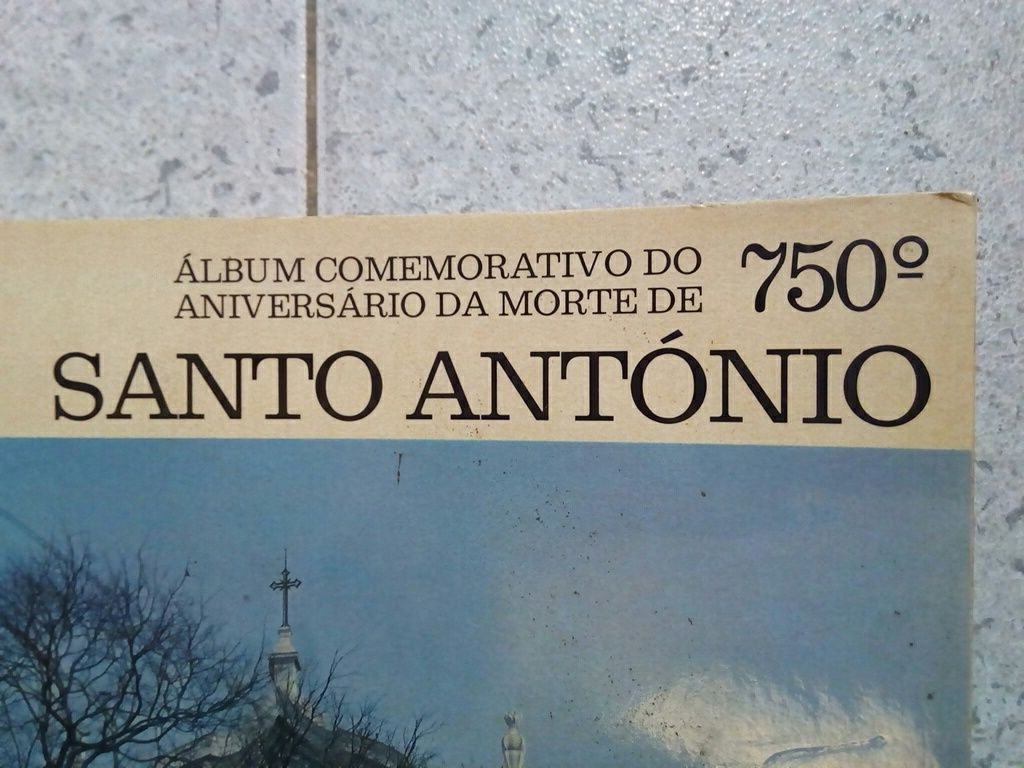 Livro comemorativo do 750º do Aniversário da morte de Santo António