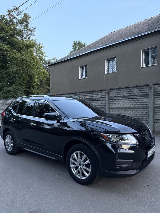 Продам автомобиль Nissan Rogue 2017 2.5 Газ