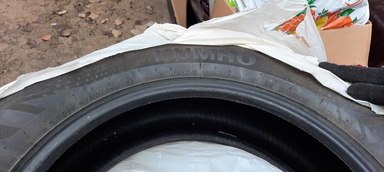 Kumho Wintercraft WS51 235/55 R18