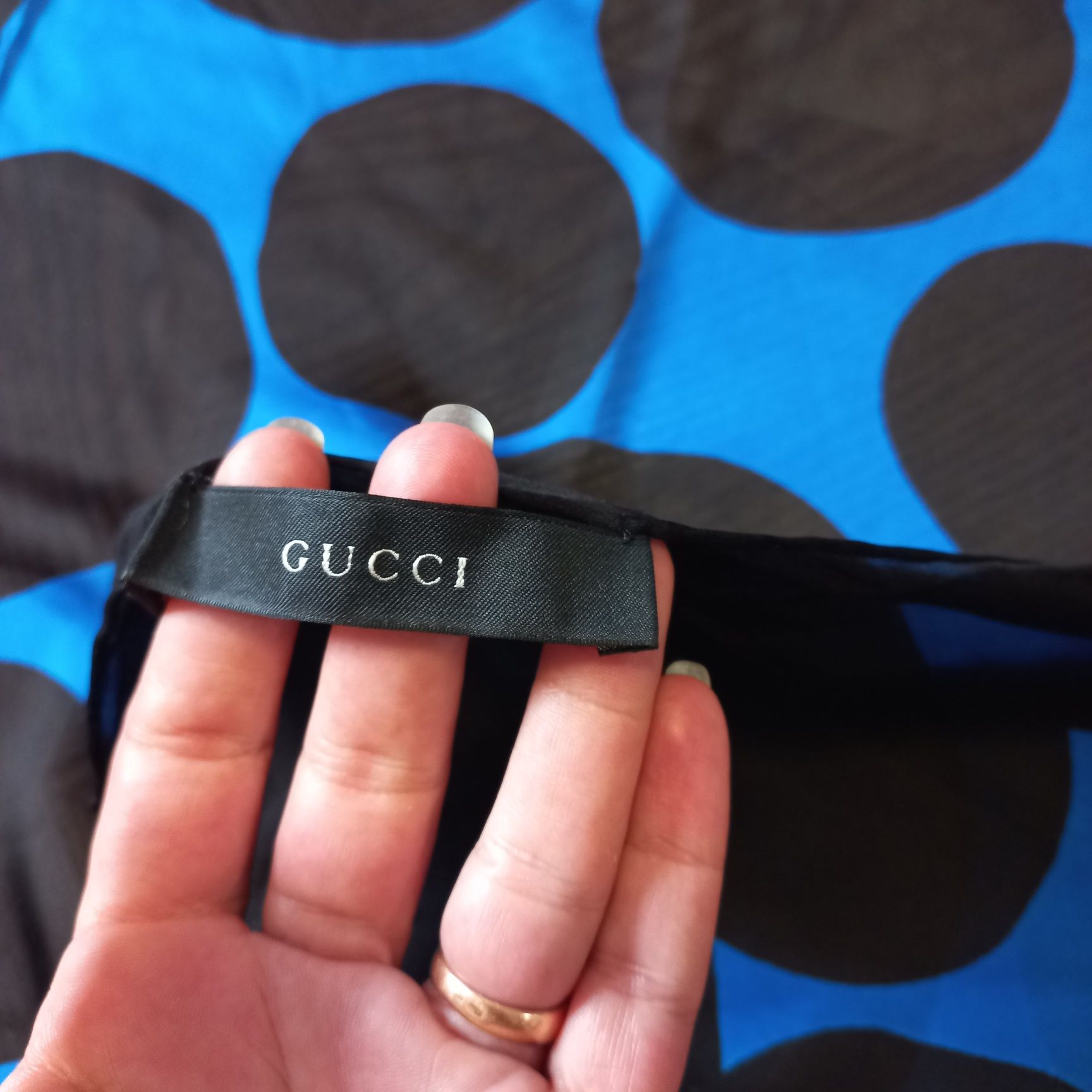 Gucci! Оригінал! Шикарна велика шовкова шаль/палантин/платок.