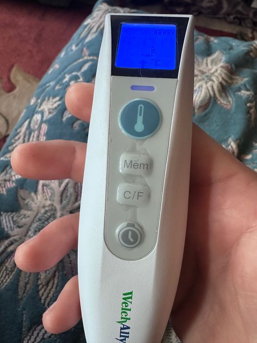 Продам бесконтактный лобный термометр Welch Allyn 105801