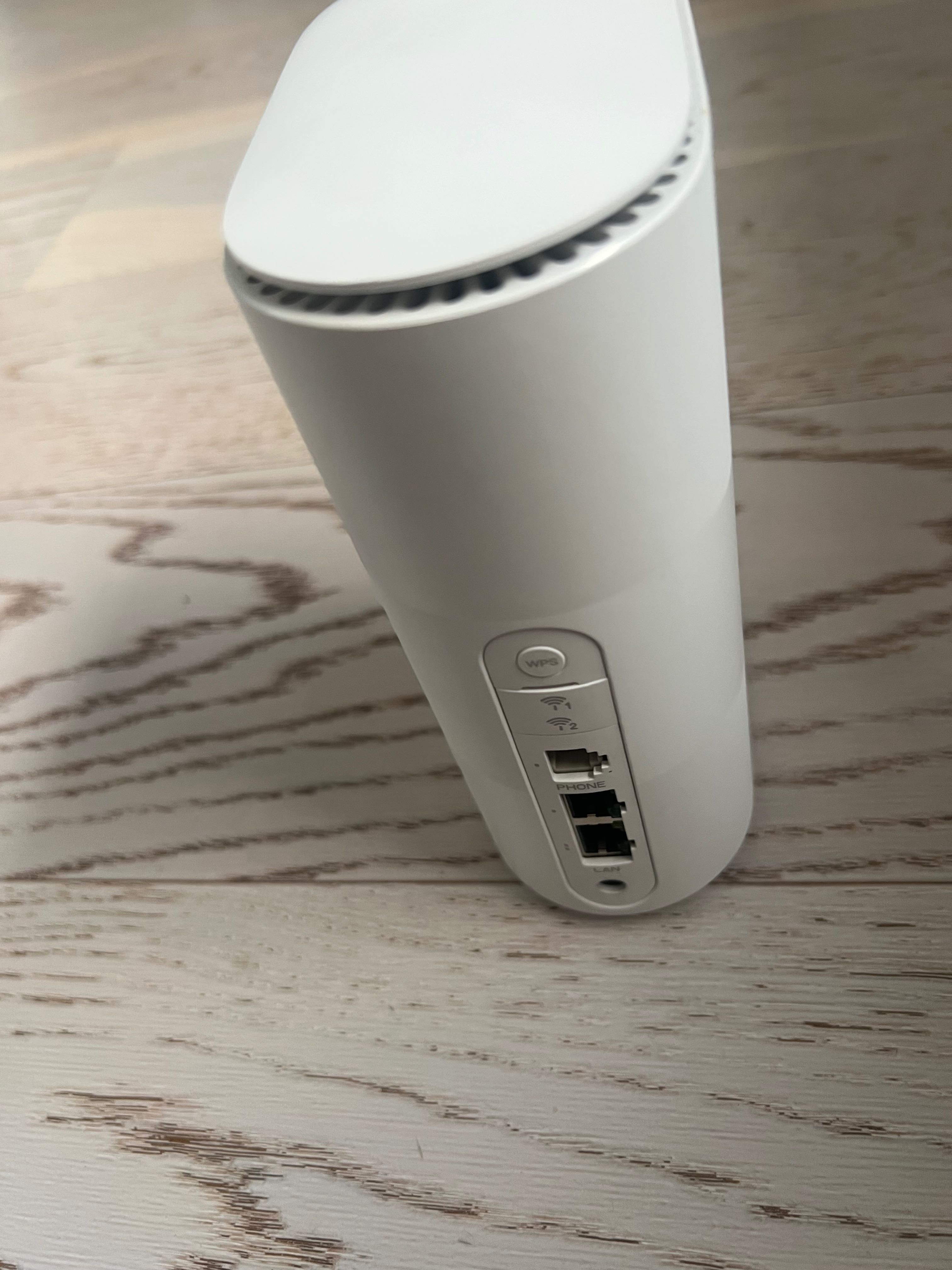 Router ZTE MC801a