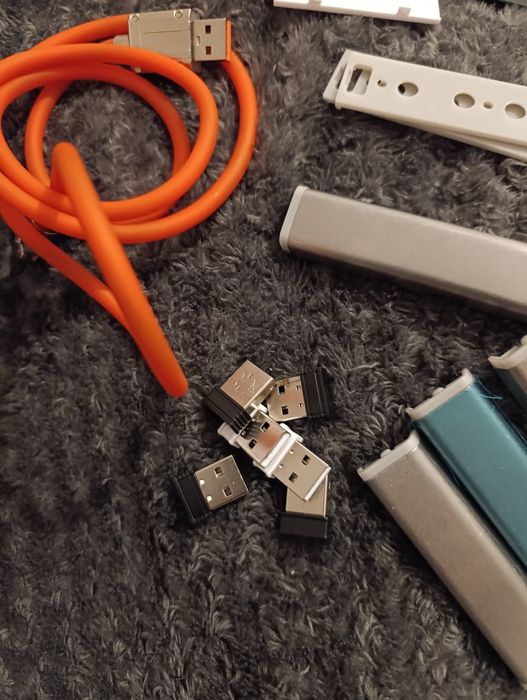 Mix kabli i części elektronicznych