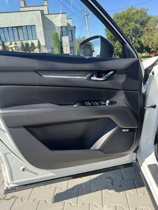 Mazda CX-5 Black in White