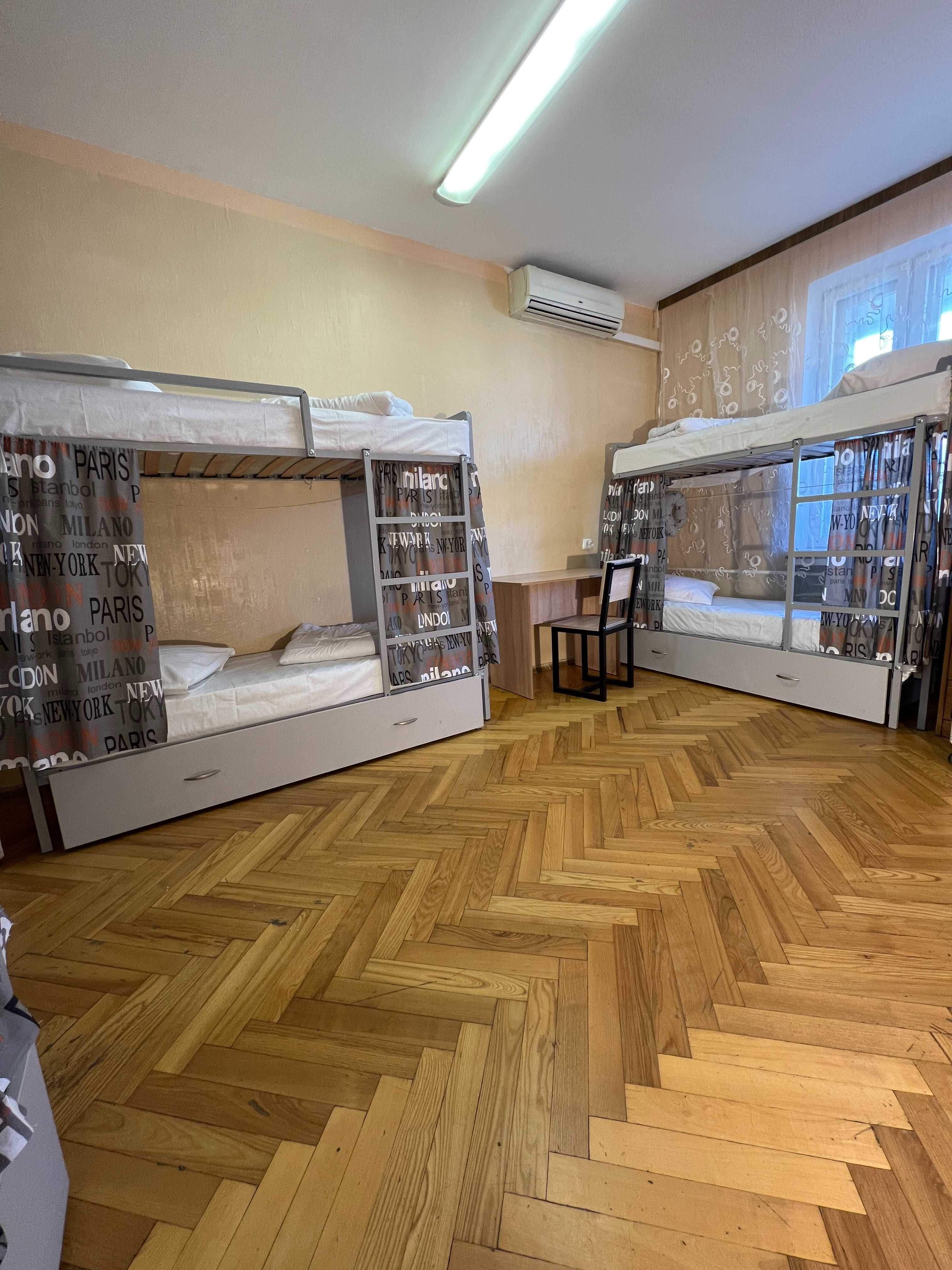 Новый хостел (койко-место) метро Печерская, Hostel/общежитие центр