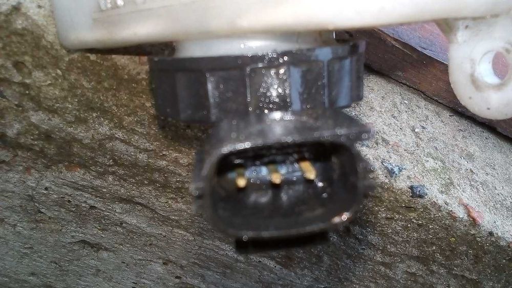 Бачок для гальмівної рідини з трубками 98AB-2C217-AC Bosch Фокус Мк1