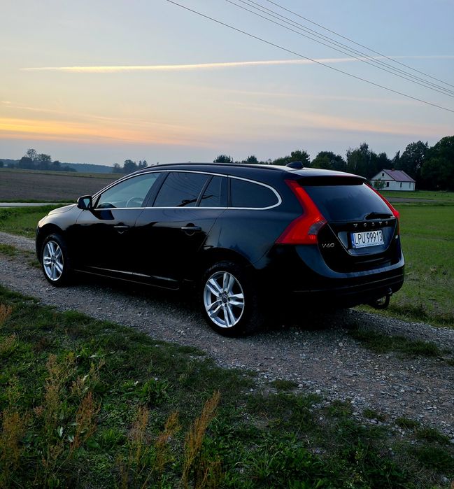 Volvo V60 1,6 D2 115 KM | Wersja Summum |