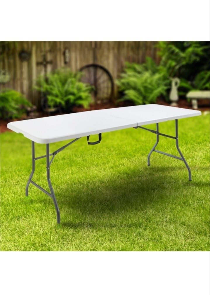 Stół do ogrodu biały