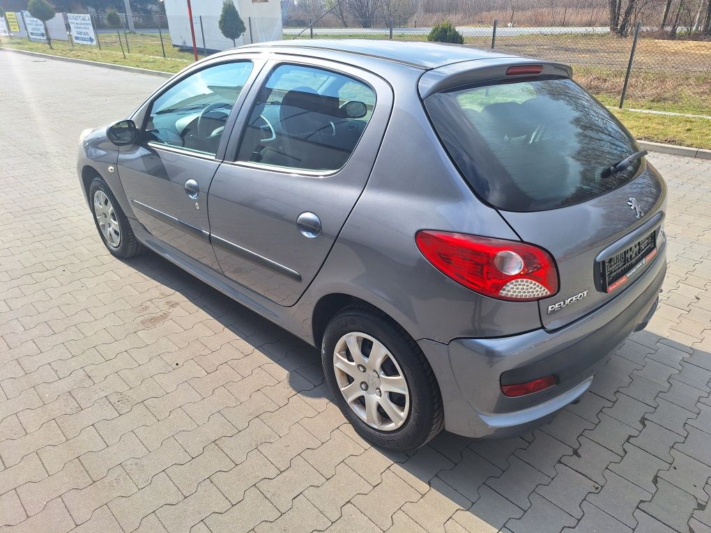 Peugeot 206+ *2010*Klima
