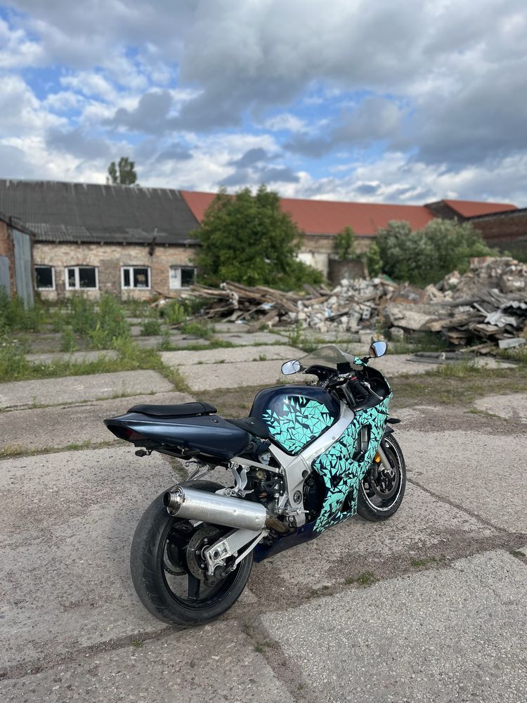 продам  Suzuki GSXR 600 k3