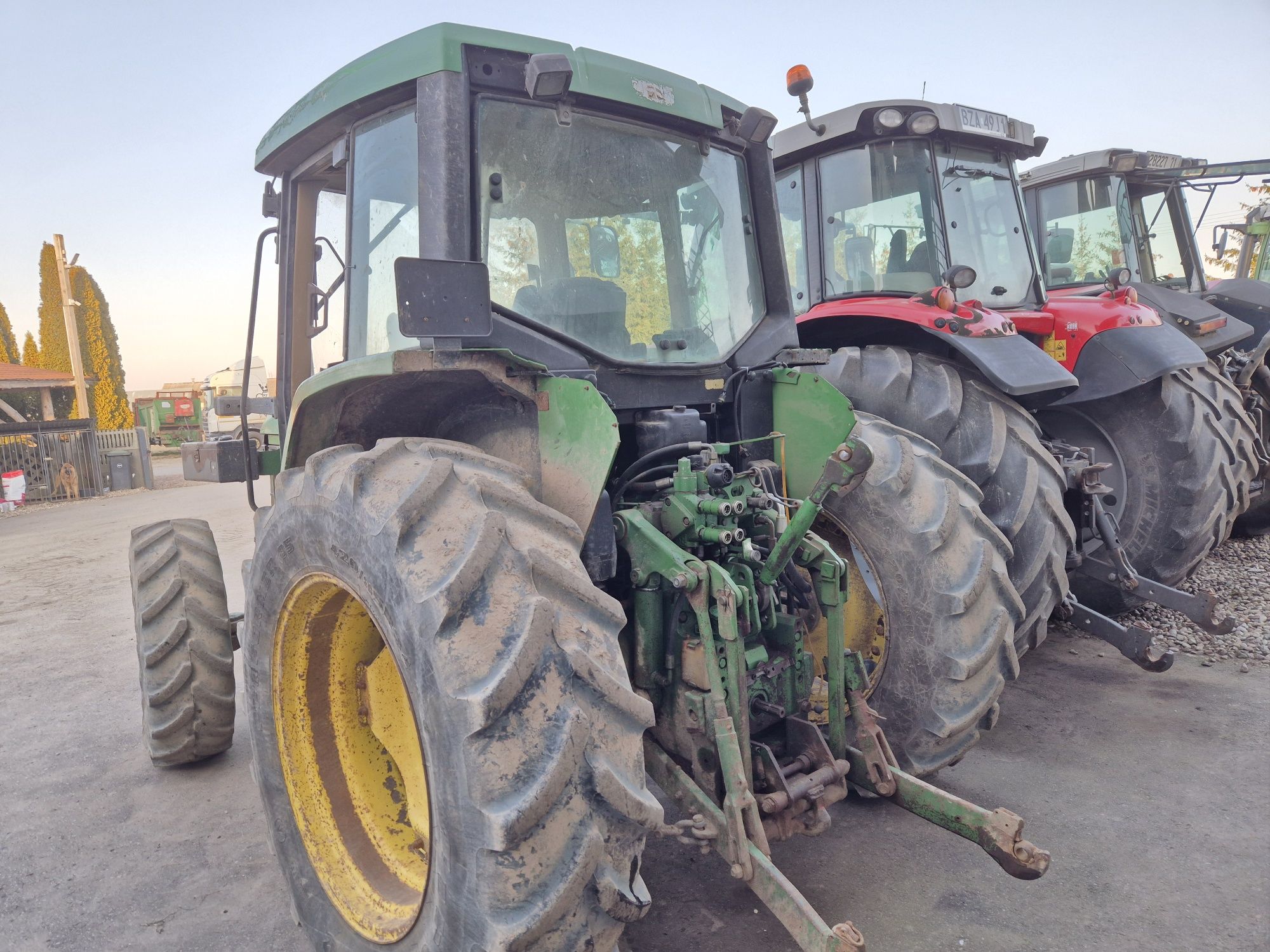 John deere 6110 . Uszkodzony.  Dla majsterkowicza.  Jeżdżący.