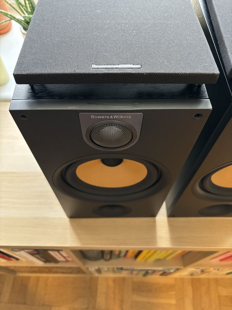 Bowers Wilkins 685 S2 kolumny podstawkowe