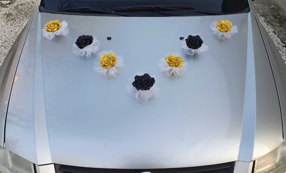Dekoracje na auto, ślub