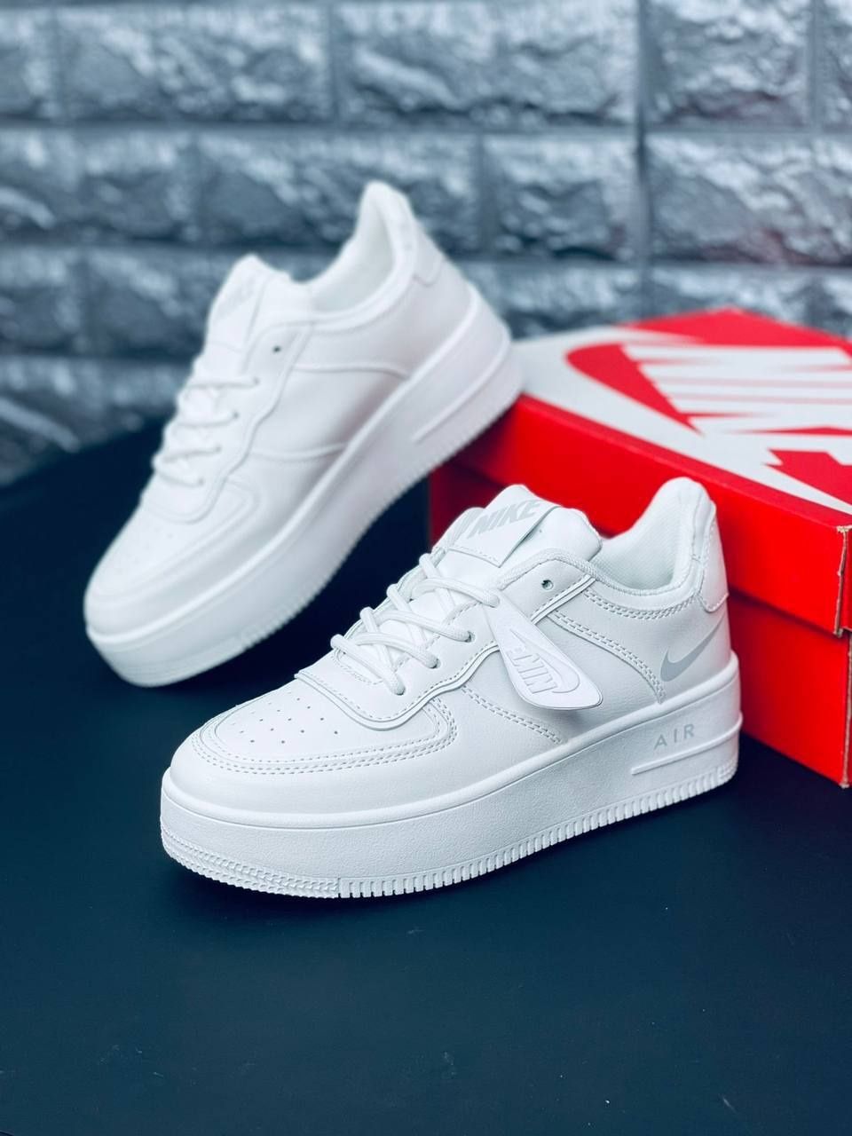 Женские кроссовки Nike Air Force Белые кожаные Форсы Найк
