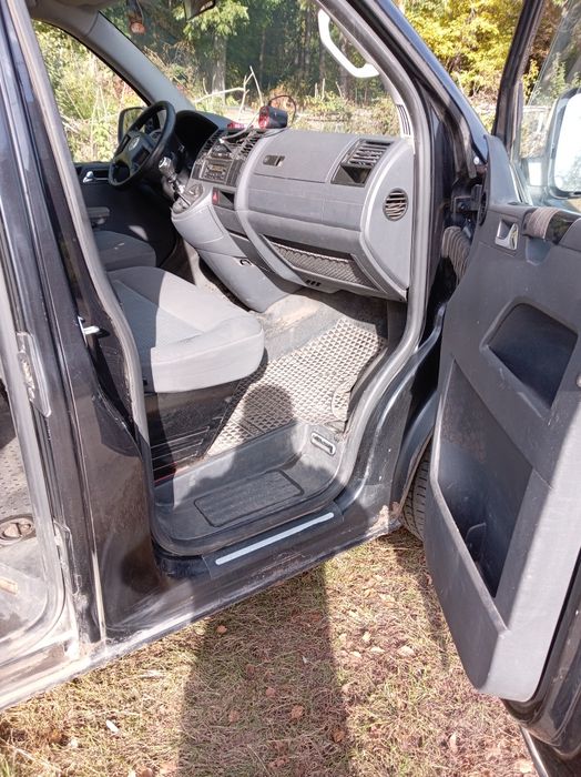 Volkswagen Multivan на бойовому ходу