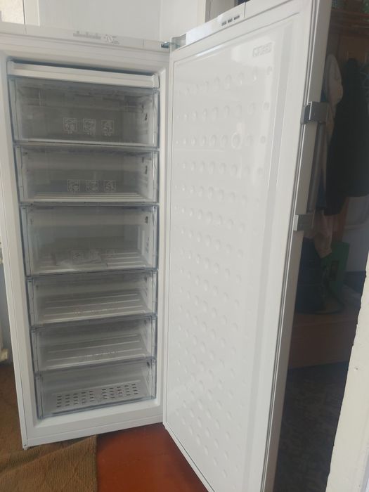 Морозильна камера Beko