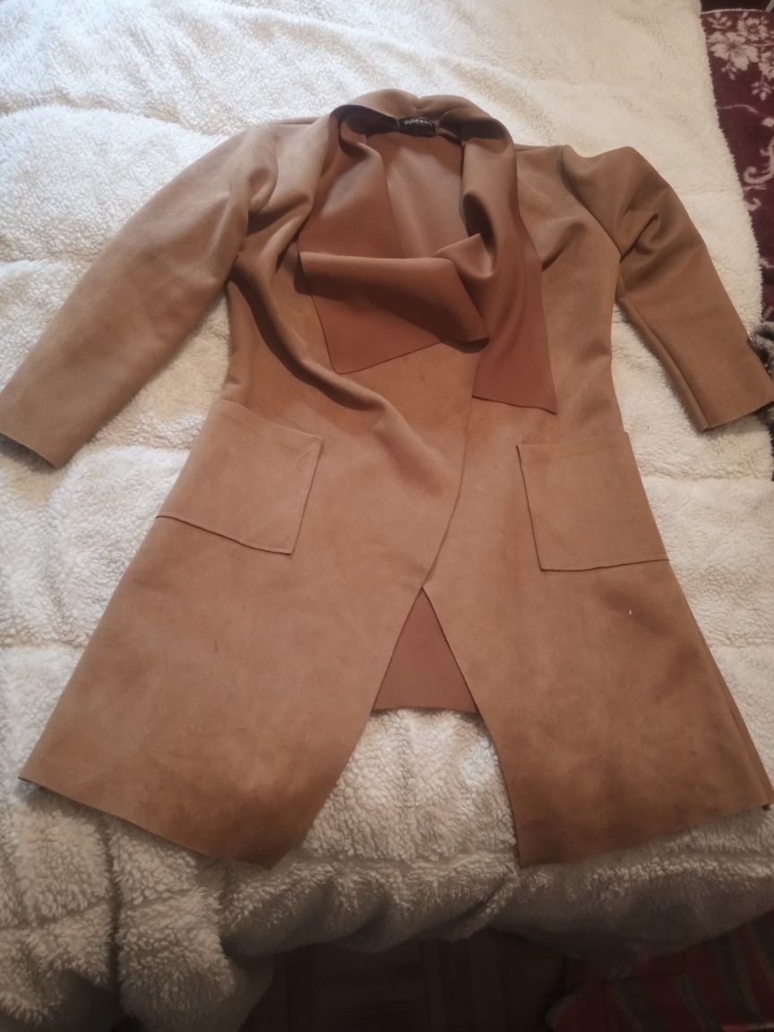 Roupas senhora casacos, blusas e vestidos
