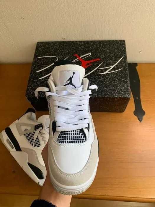 "Buty koszykówki" Jordan_4_Retro_military_black_R.42