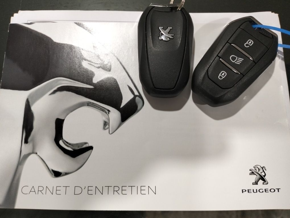 Peugeot e208 active