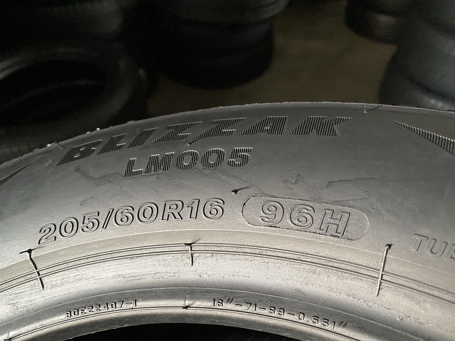Шини 205/60/16 - 4шт Bridgestone Blizzak LM005 зима