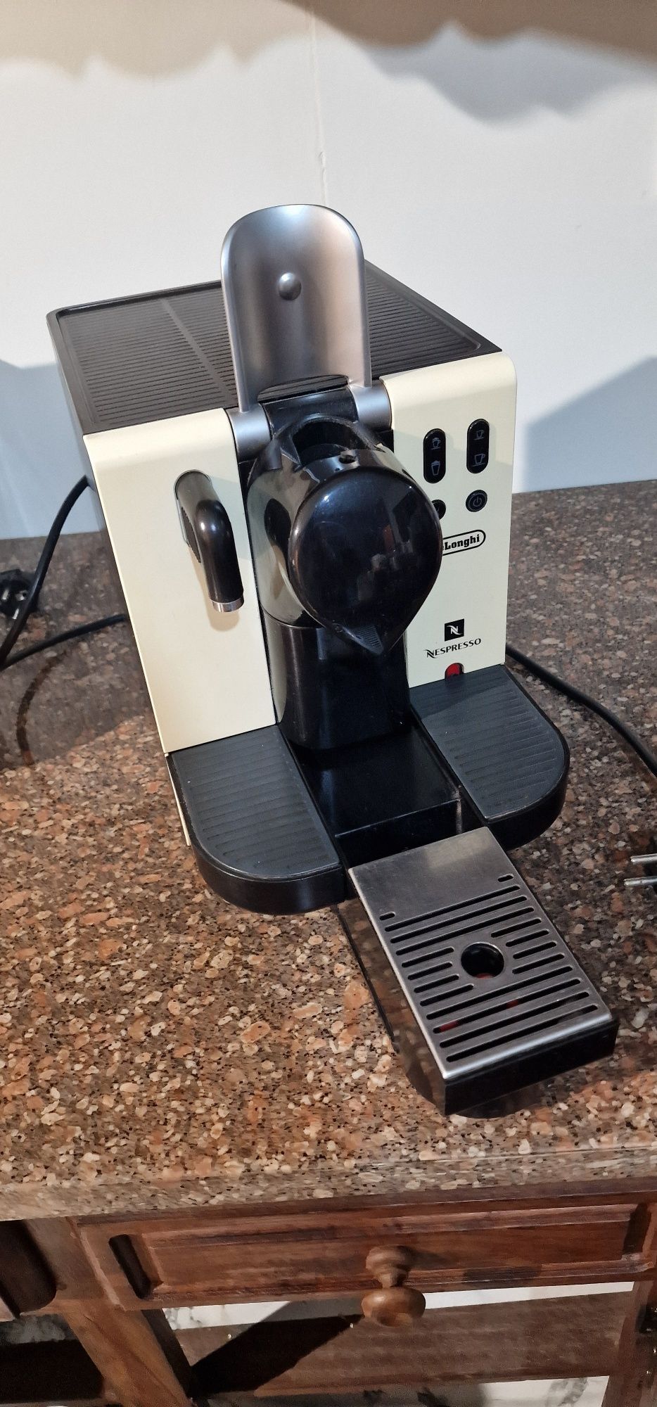 Vendo maquina de café nespresso delonghi