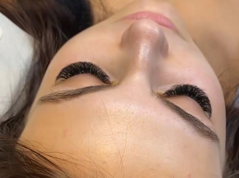 Aplikacja rzes objętościowe rzesy volum ,  przedłużanie rzes