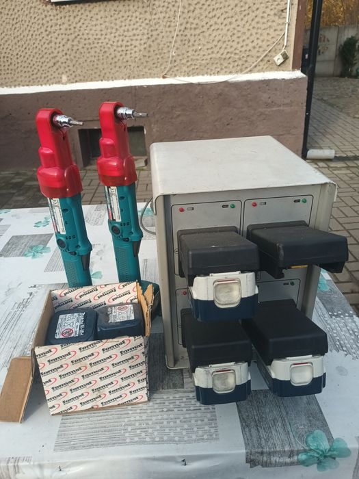 Klucz kątowy Makita BFL200F.