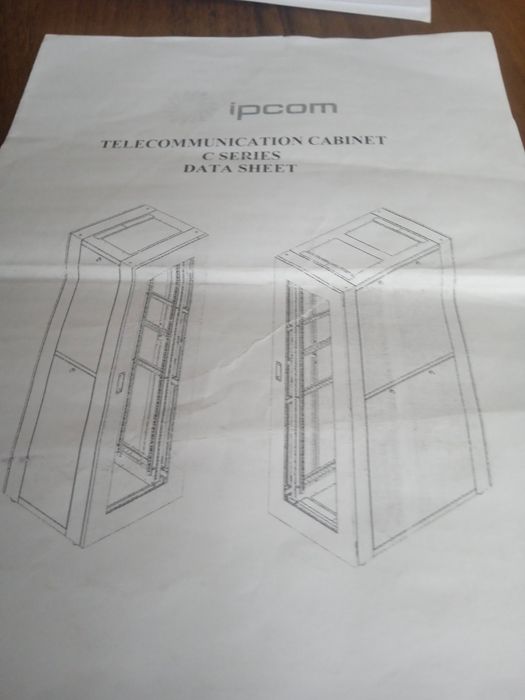 новий офісний шкаф