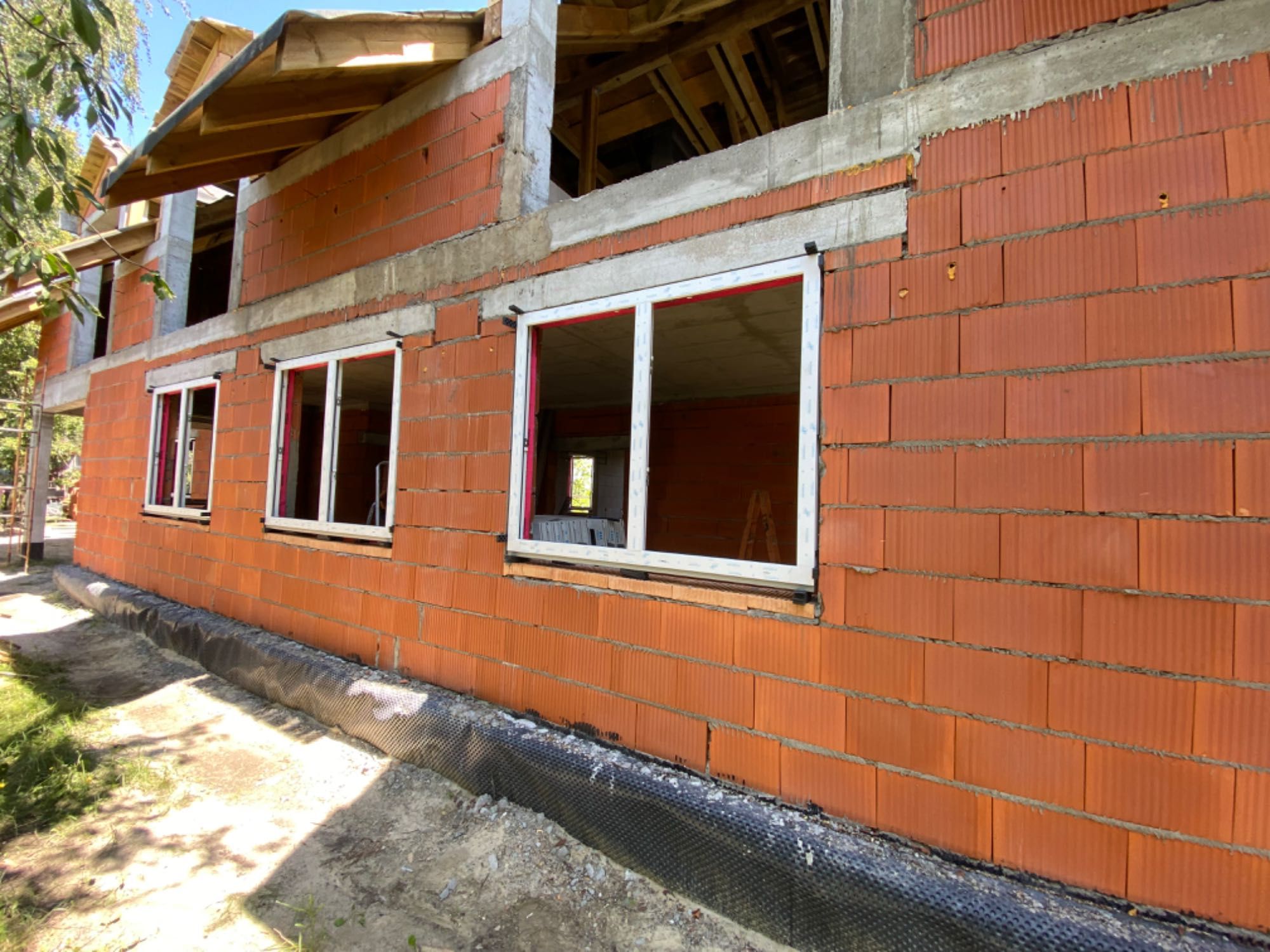 Dom murowany? Zbudujemy dla Ciebie stan surowy – wolne terminy!