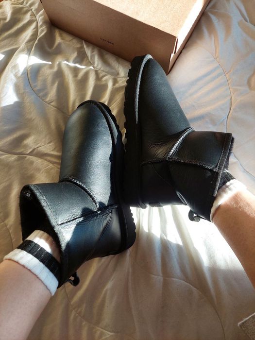 Угі Чоловічі UGG Classic Mini Black Leather (Шкіра)
