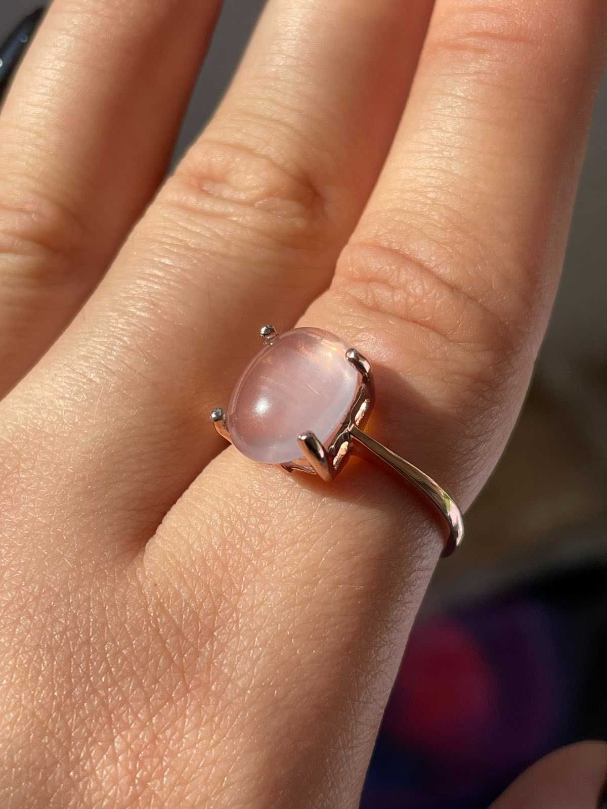 Серебряное кольцо с розовым кварцем. Размер 18.25