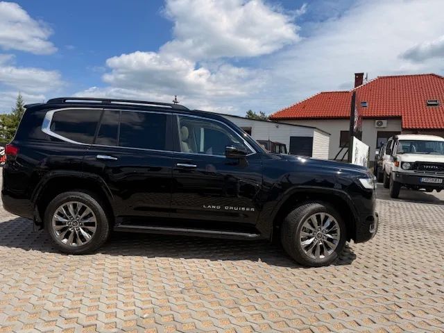 Toyota Land Cruiser LC 300 ZX