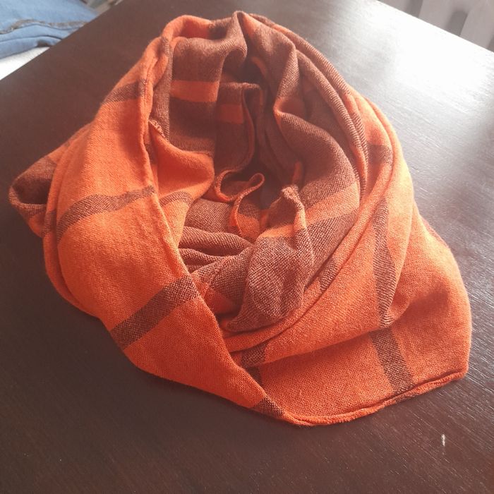 Miękki  brazowo-rudawy komin