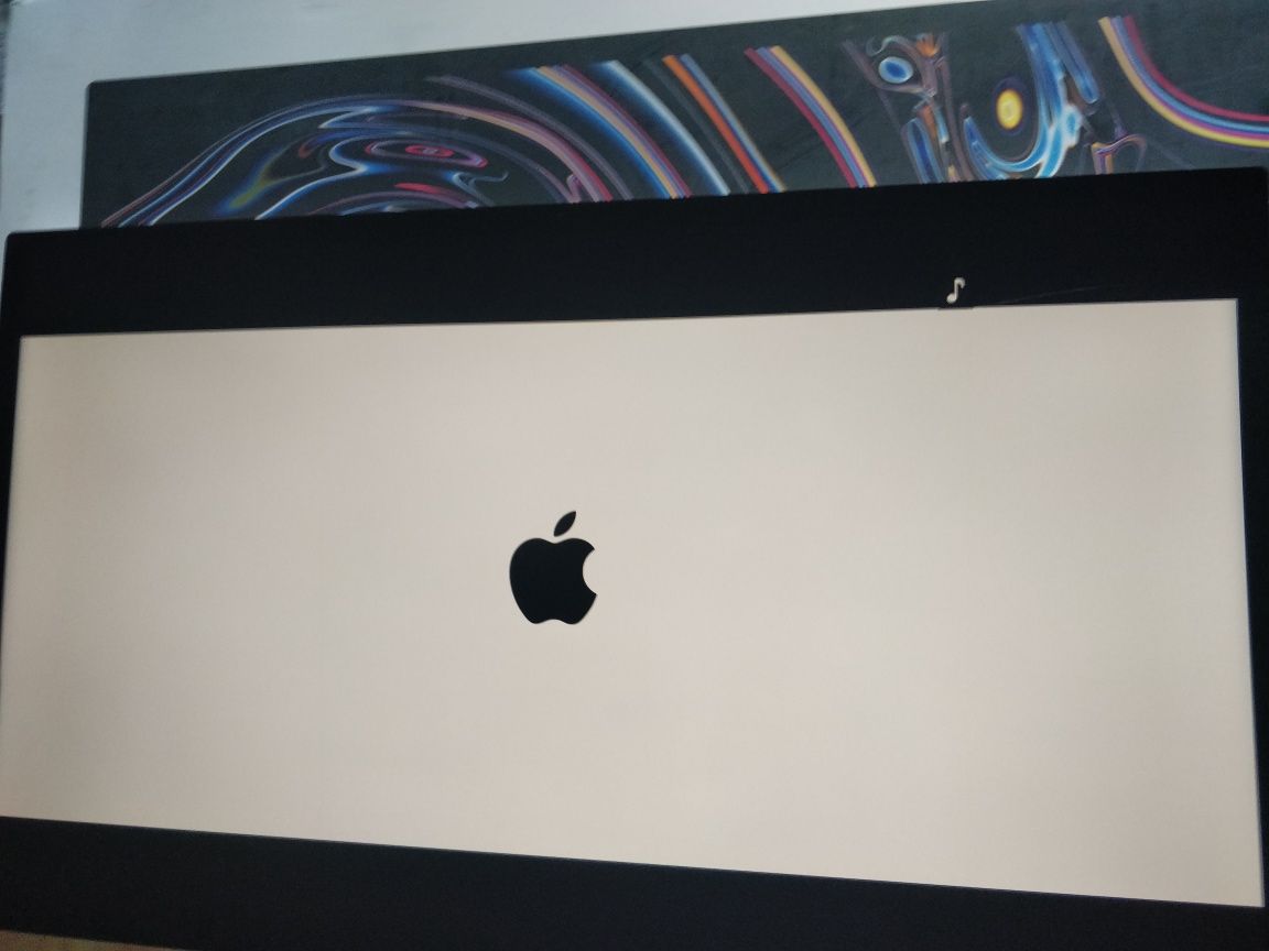 Monitor Apple 27" Studio Display MMYX3DA