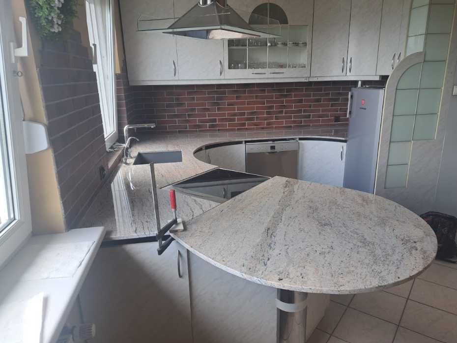 Blaty/parapety pod wymiar, granit, konglomeraty kwarcowe/granitowe