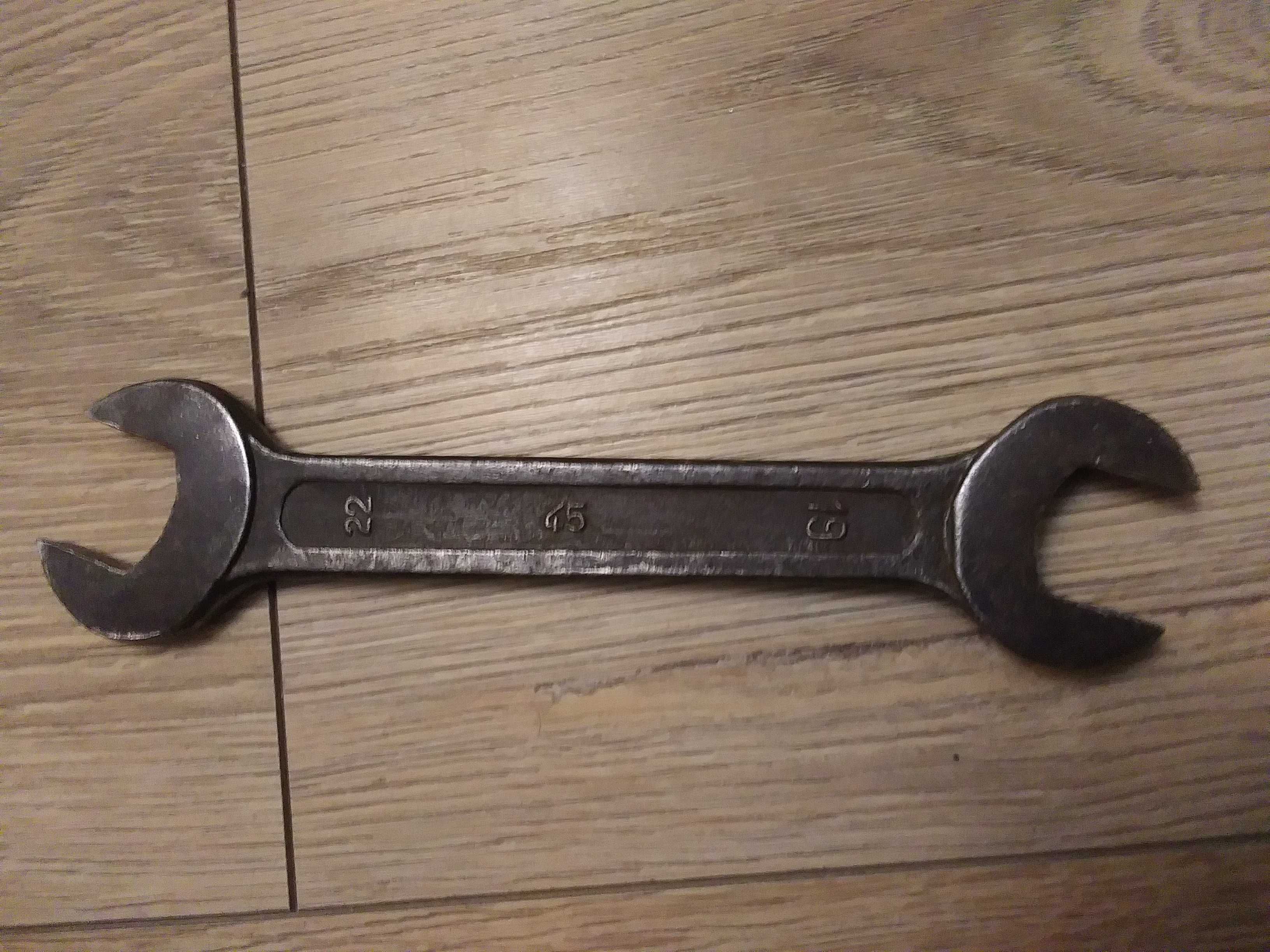 Stary płaski klucz 19 22 mm przedmiot narzędzia z PRL ZMPT