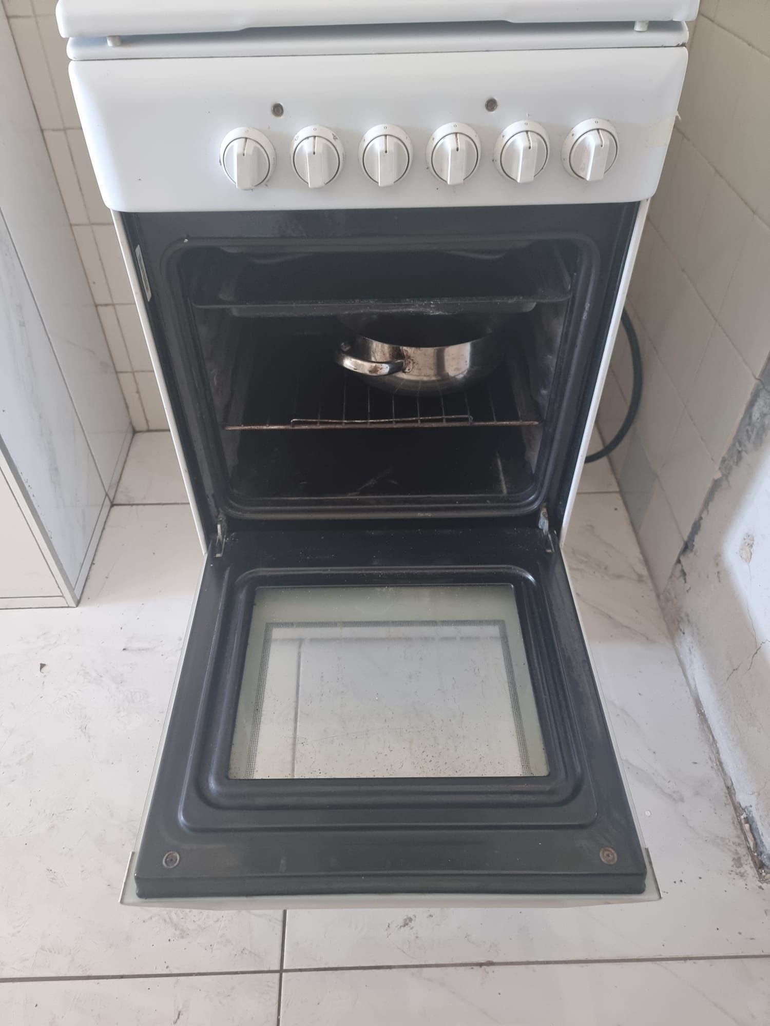 Fogão com forno elétrico indesit