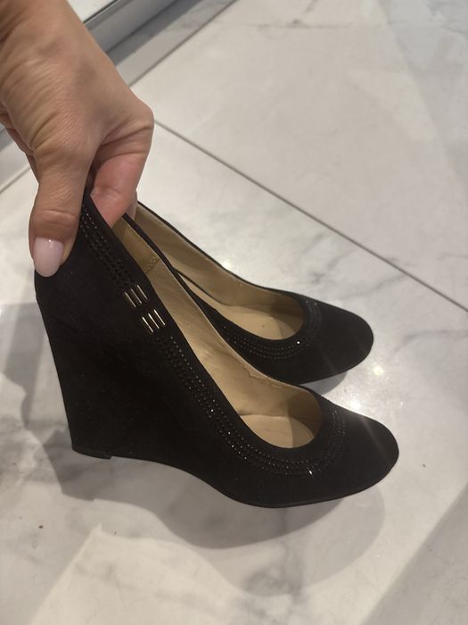 Buty na koturnie 37
