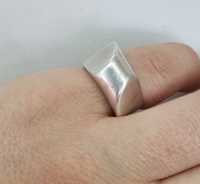 Srebrny pierścionek 925