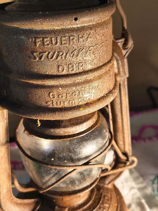 lampy naftowe stare dwie