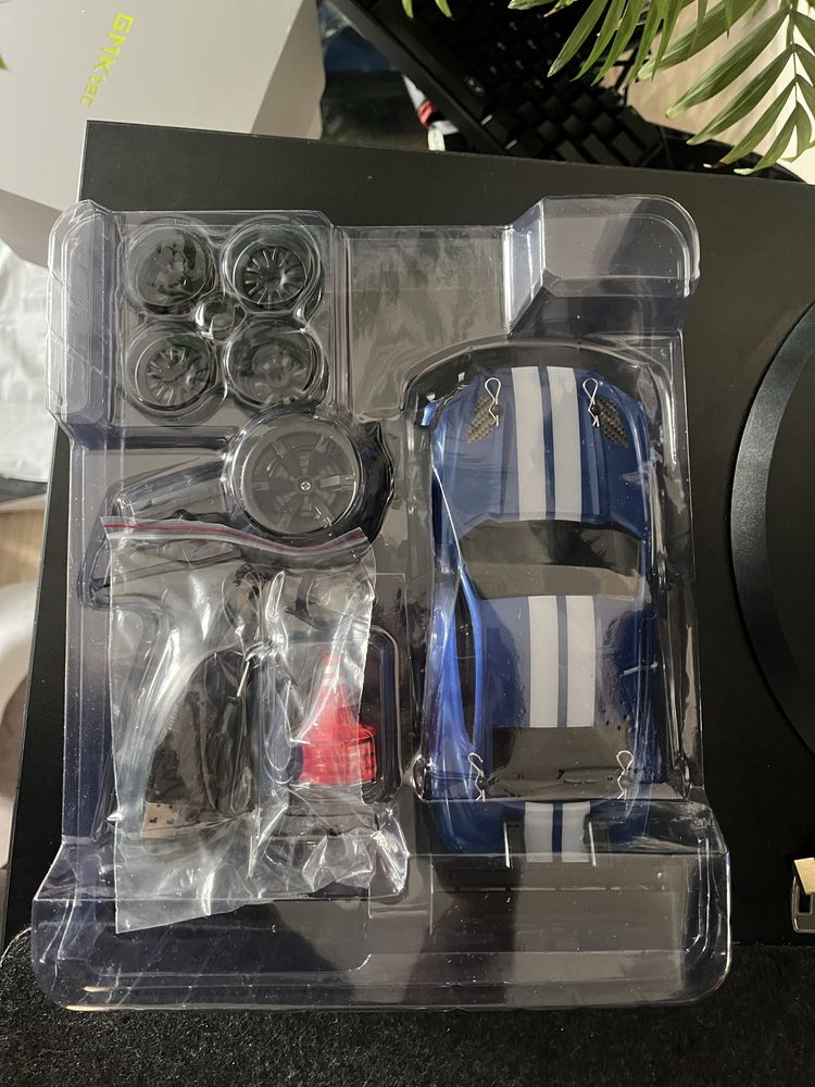 Samochód na pilot, zdalnie sterowany do driftu rc mustang Auto